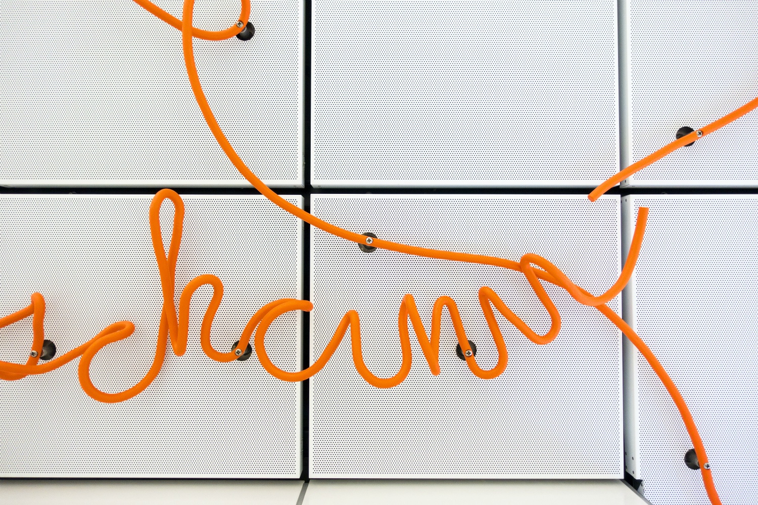 U-Bahn Wehrhahlinie, Haltestelle Kichplatz 2016 (Schrift-Installation: Enne Haehnle 2016)